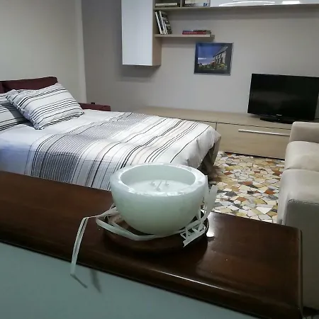 Apartamento Via Alfieri 23 *